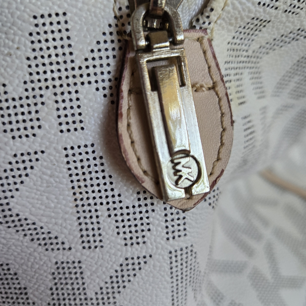 Michael Kors Light Beige MK Logo Satchel with Gold Hardware - Picture 14 of 14